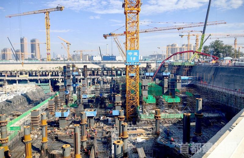 北京城市副中心站综合交通枢纽工程03A2标段主体结构封顶