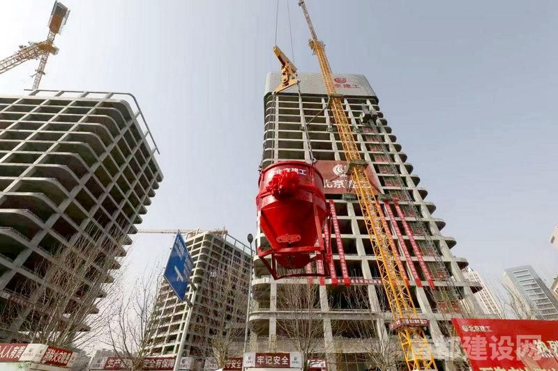 万泉寺中阳广场项目施工现场