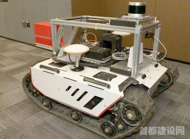 建工六建联合发布“放线智能机器人”