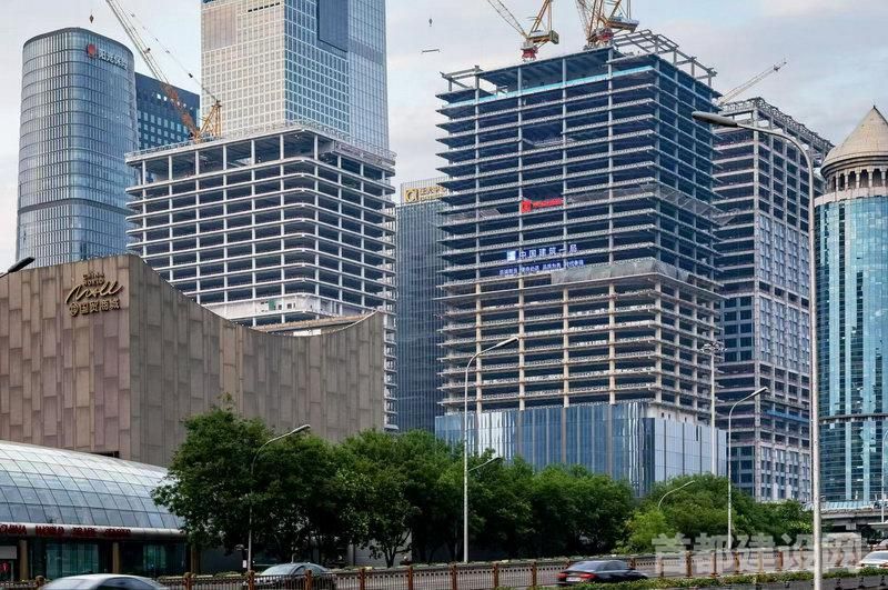 北京CBD 核心区Z5 地块项目主体结构封顶