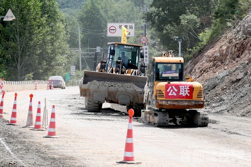 公联洁达公司在国道234小皋沟附近路段抢险